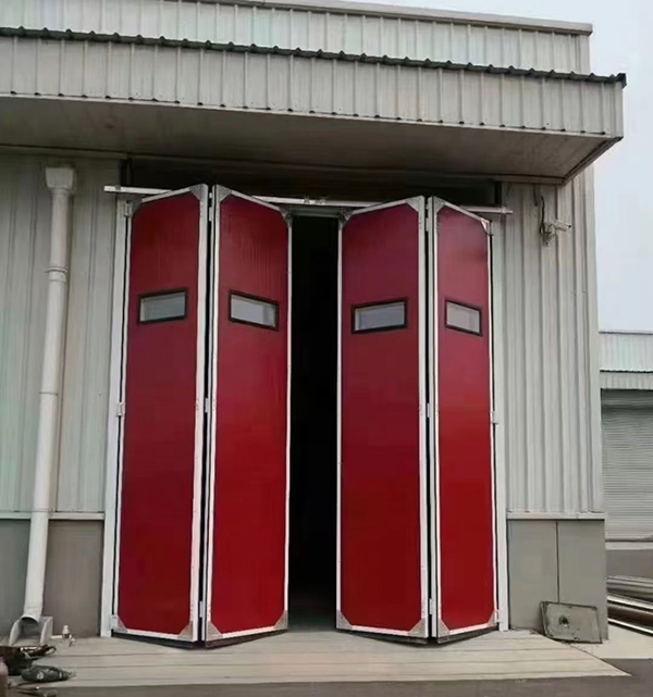 眉县工业折叠门在大型装配车间出入口的应用实例